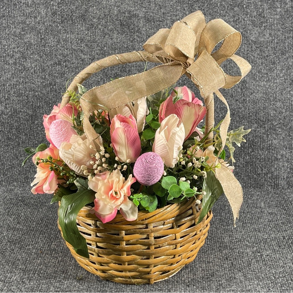 * Spring Tulip Basket Centerpiece